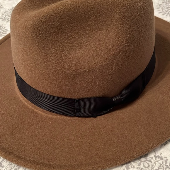 Women’s felt fedora hat, brown with dark brown ribbon - Picture 3 of 4